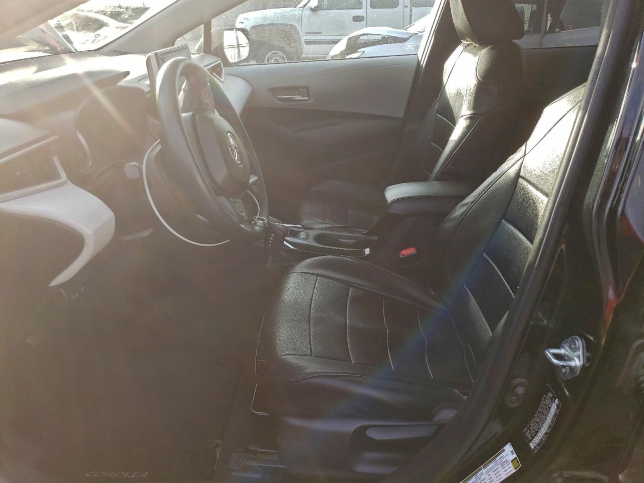 Toyota Corolla Le Image 12