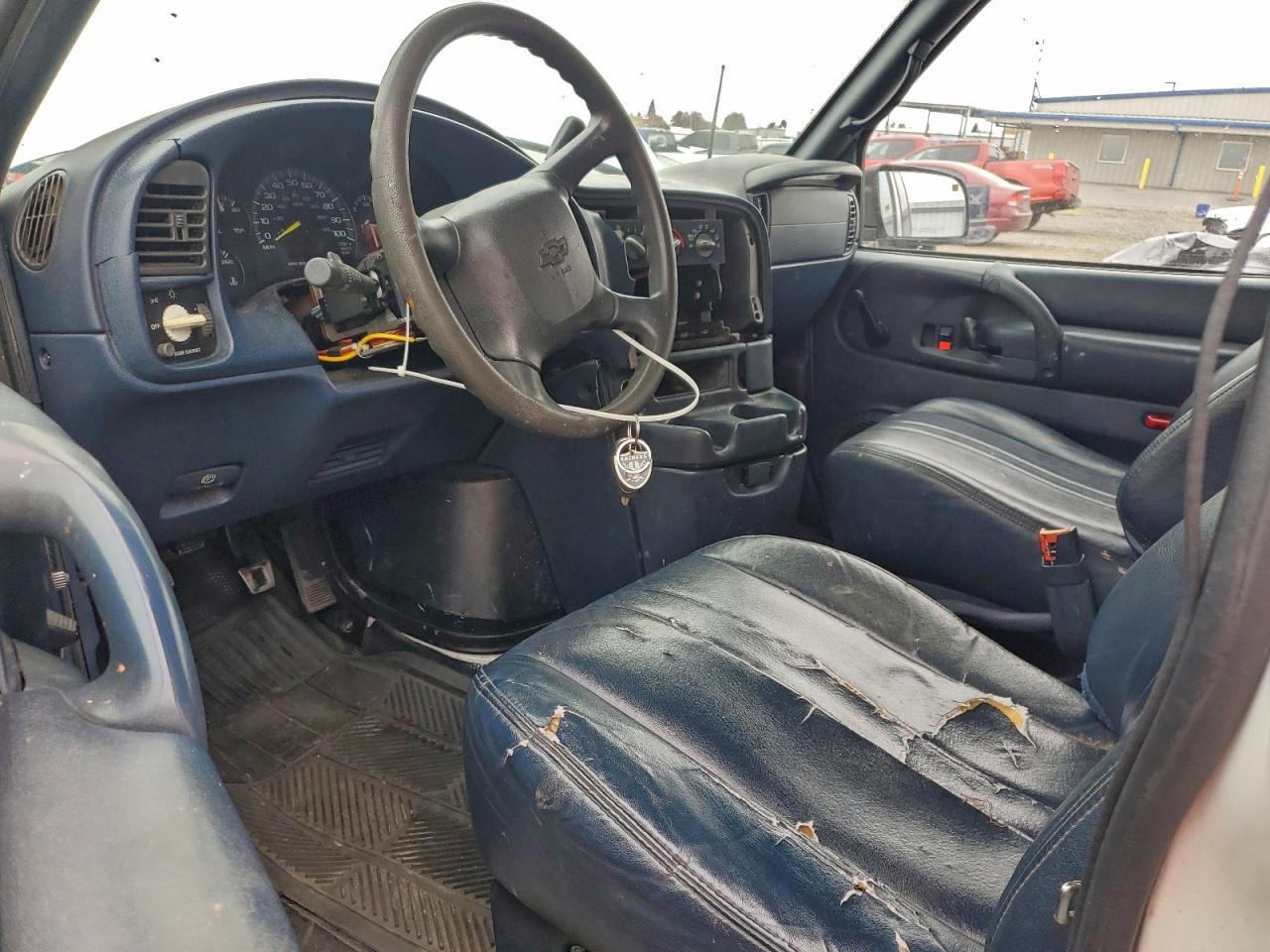 Chevrolet Astro Image 12