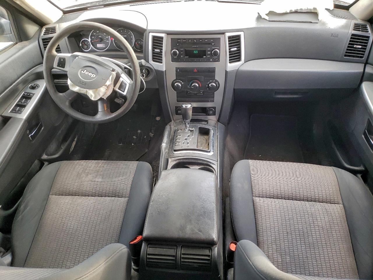 Jeep Grand Cherokee Laredo Image 8